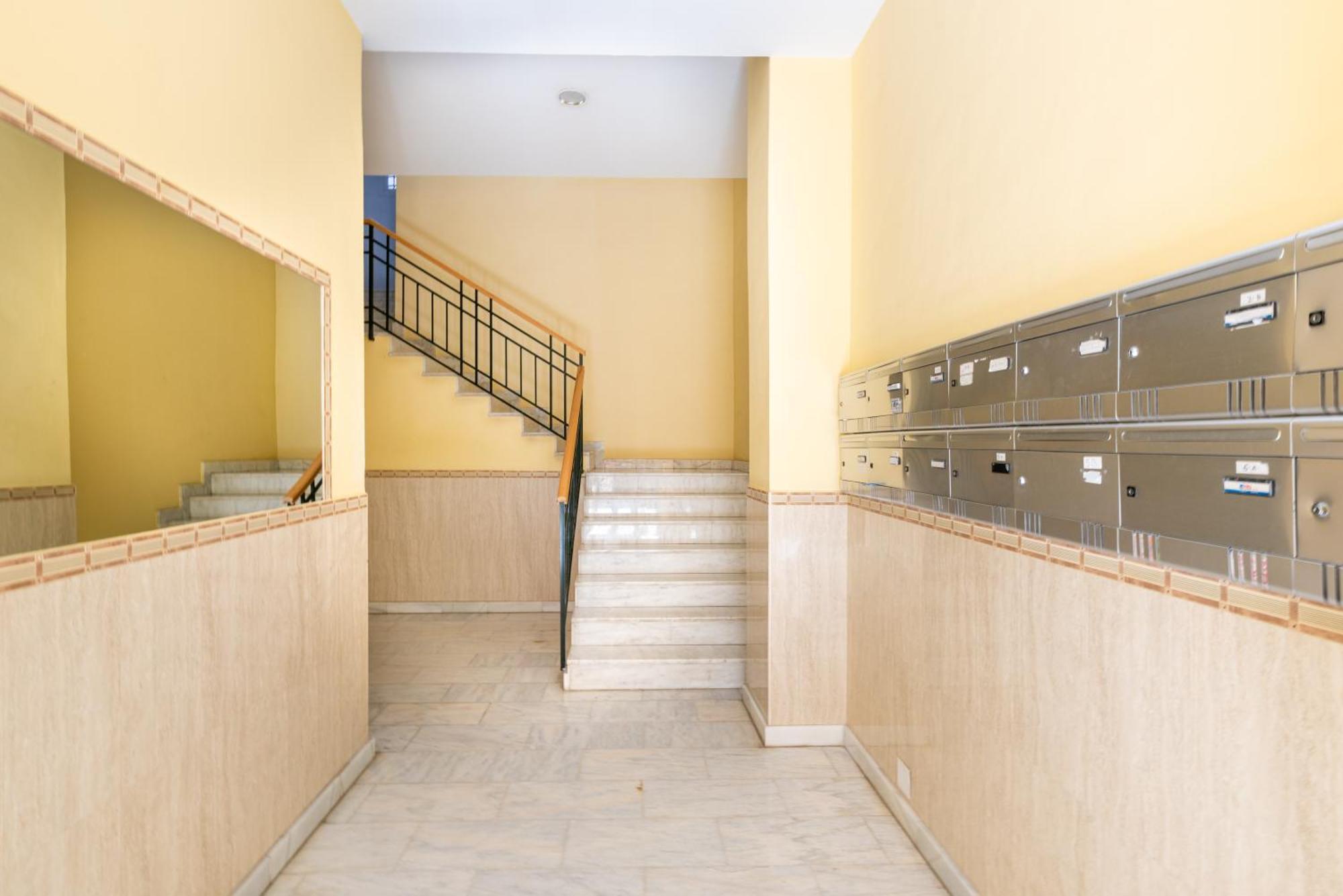 Wintowinrentals Quiet Apartment, Good Location, Free Parking มาลากา ภายนอก รูปภาพ