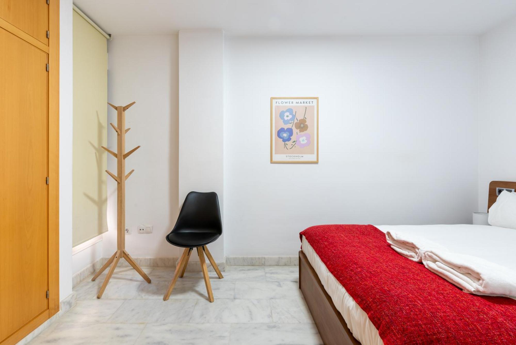 Wintowinrentals Quiet Apartment, Good Location, Free Parking มาลากา ภายนอก รูปภาพ