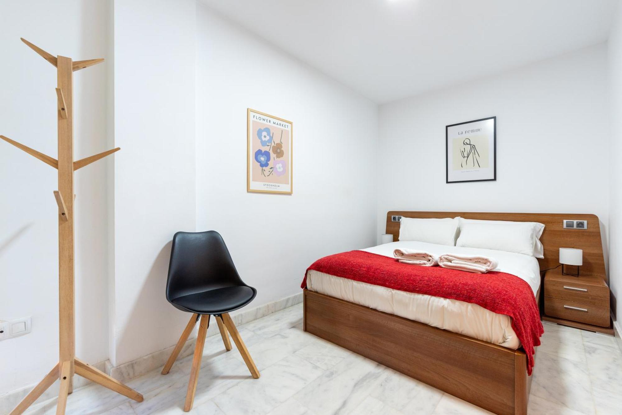 Wintowinrentals Quiet Apartment, Good Location, Free Parking มาลากา ภายนอก รูปภาพ