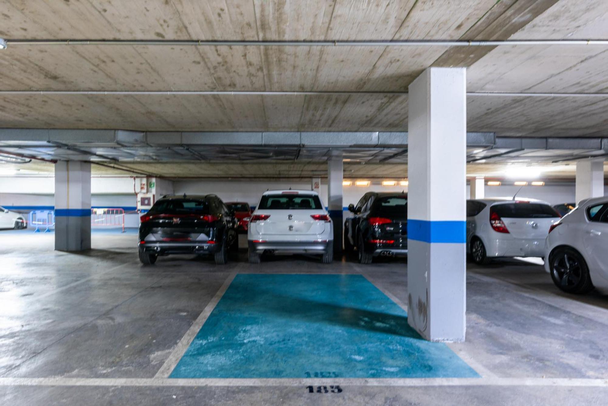 Wintowinrentals Quiet Apartment, Good Location, Free Parking มาลากา ภายนอก รูปภาพ