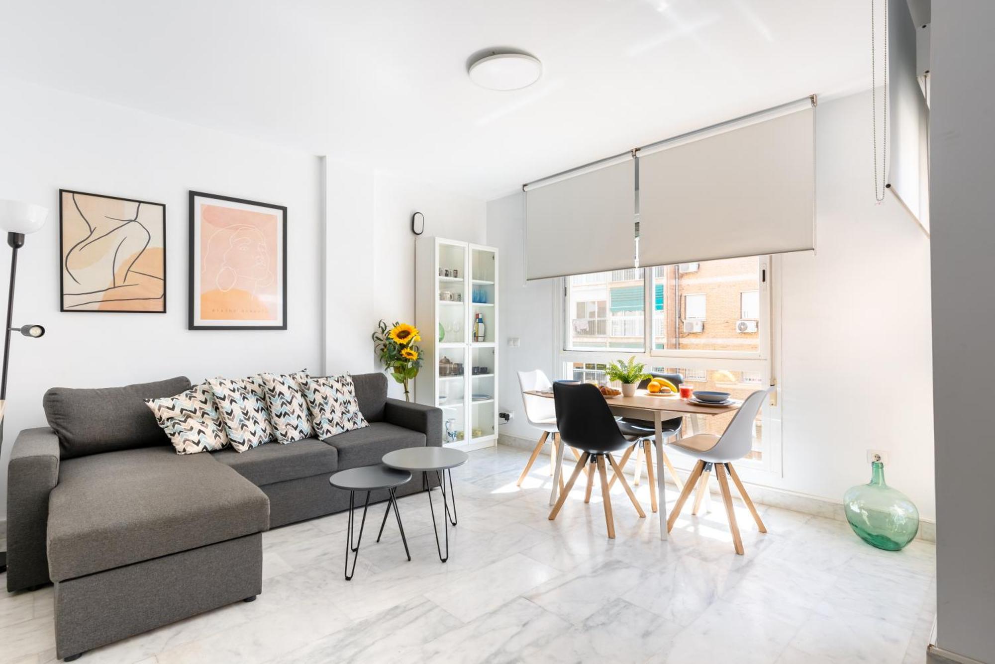 Wintowinrentals Quiet Apartment, Good Location, Free Parking มาลากา ภายนอก รูปภาพ