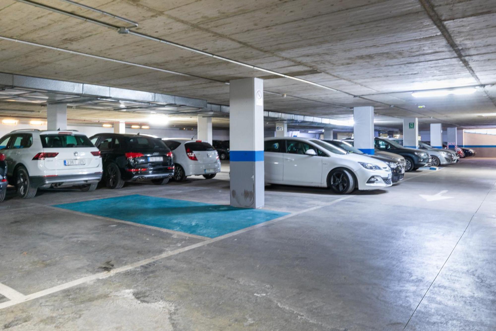 Wintowinrentals Quiet Apartment, Good Location, Free Parking มาลากา ภายนอก รูปภาพ