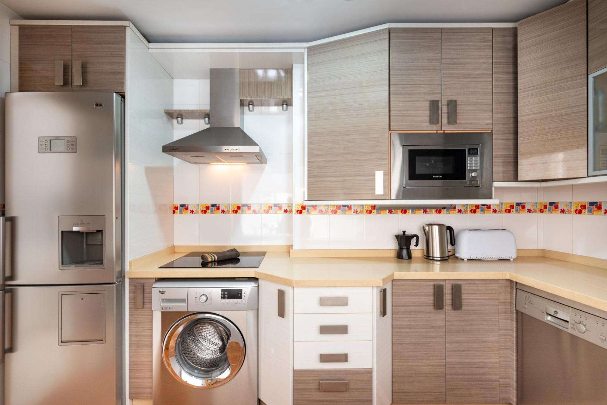 Wintowinrentals Quiet Apartment, Good Location, Free Parking มาลากา ภายนอก รูปภาพ